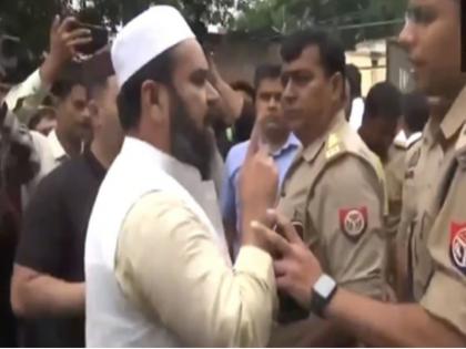 Mohsin Raza, a close aide of Maulana Tauqeer Raza, arrested in Bareilly | VIDEO | 'मुसलमान होने की सज़ा दी जा रही है': मौलाना तौकीर रज़ा के करीबी मोहसिन रज़ा को बरेली में गिरफ्तार किया गया | VIDEO