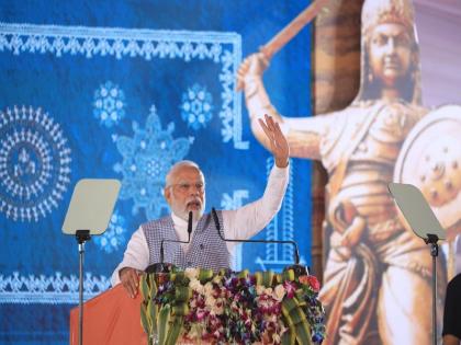 We have destroyed the corrupt system of Congress with the trinity of Jan-Dhan Aadhaar and mobile: Modi | हमने जन-धन आधार व मोबाइल की त्रिशक्ति से कांग्रेस का भ्रष्ट तंत्र तहस नहस कर दिया: मोदी