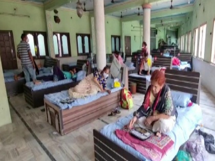Gujarat mosque in Vadodara turned into 50-bed Covid facility in Ramadan month | अद्भुत मिसाल! रमजान के पाक महीने में मस्जिद को बना दिया कोविड सेंटर, देखें दिल जीतने वाली ये तस्वीरें