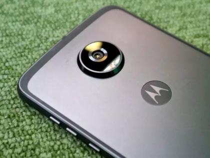 Motorola's Moto G6, G6 Plus and G6 Play image leaks show phones in cases | Moto के ये तीन स्मार्टफोन्स 19 अप्रैल को होंगे लॉन्च, दो रियर कैमरे और 18:9 डिस्प्ले होने का खुलासा