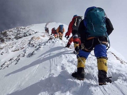 Shimla Four mountaineers from West Bengal who climbed Kullu mountain went missing local rescue teams search | शिमलाः कुल्लू पर्वत पर चढ़ाई करने वाले पश्चिम बंगाल के चार पर्वतारोही हुए लापता, स्थानीय बचाव दल को खोज में लगाया गया