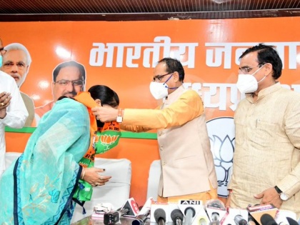 Madhya Pradesh bhopal Rajasthan Congress targets dozen MLAs bjp | राजस्थान के बाद एमपी में संकटः भाजपा के निशाने पर कांग्रेस एक दर्जन विधायक, बड़े नेता सतर्क