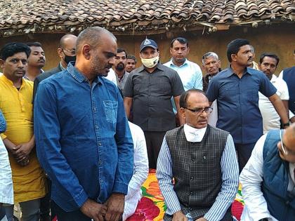 Sidhi Bus Accident 51 bodies recovered CM shivraj singh Chauhan arrived all possible help met family | सीधी बस हादसाः अब तक 51 शव बरामद, सीएम चौहान पहुंचे, हरसंभव मदद, शोकाकुल परिवार से मिले