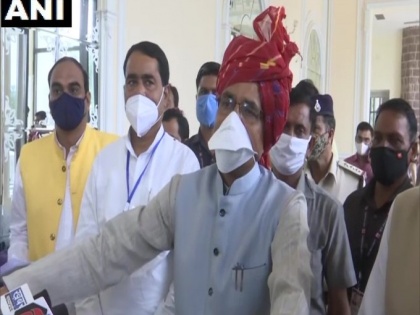 Madhya Pradesh bhopal Chief Minister Shivraj Singh Chauhan's attack Congress Kamal Nath farmer | मध्य प्रदेशः झूठ बोलना और भ्रम फैलाना कांग्रेस की फितरत, सीएम शिवराज बोले- मोदी जी का नाम सुनकर तो सपने में भी चौंक जाते