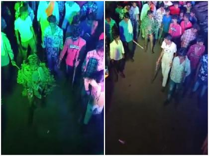 mp itarsi man vivek beaten up put cow dung the in-laws took out a half-naked DJ procession | Video: पत्नी को लेने गए शख्स के साथ की गई मारपीट-पोता गया गोबर, ससुराल वालों ने अर्धनग्न कर निकाला डीजे जुलूस