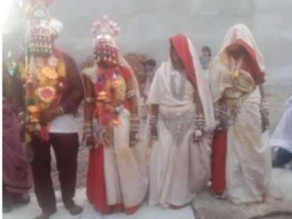 Alirajpur 15 years former sarpanch Live-in Relationships three lovers married mandap all six children invitation card went viral see | अलीराजपुरः 15 साल से तीन प्रेमिकाओं के साथ रह रहा था पूर्व सरपंच, छह बच्चे के सामने तीनों से किया शादी, निमंत्रण कार्ड वायरल