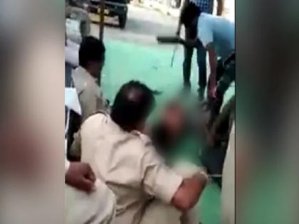 Madhya Pradesh Cops Hit Boy With Slippers & Sticks, Video Goes Viral Probe Ordered | मध्य प्रदेश: युवक को चप्पल-डंडे से पीटते कैमरे में कैद हुए सिपाही, वीडियो हुआ वायरल Madhya Pradesh Cops Hit Boy With Slippers & Sticks, Video Goes Viral Probe Ordered | मध्य प्रदेश: युवक को चप्पल-डंडे से पीटते कैमरे में कैद हुए सिपाही, वीडियो हुआ वायरल