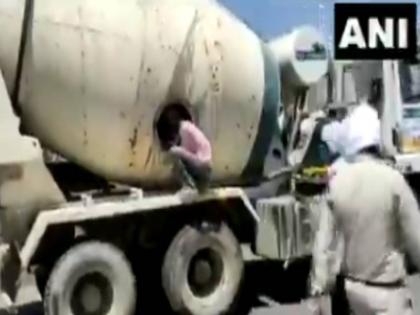 in Madhya Pradesh 18 migrants hiding in truck tank caught by police | Coronavirus: मध्य प्रदेश से ट्रक के टैंक के अंदर छिप कर लखनऊ जा रहे थे 18 प्रवासी मजदूर, पुलिस ने पकड़ा