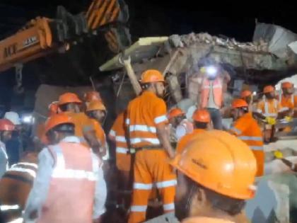 Kotma Building Collapses 4-story building collapses 2 people buried under rubble many still trapped | Kotma Building Collapses: 4 मंजिला इमारत हुई जमींदोज, 2 लोगों की मलबे में दबकर मौत; कई अब भी फंसे Kotma Building Collapses 4-story building collapses 2 people buried under rubble many still trapped | Kotma Building Collapses: 4 मंजिला इमारत हुई जमींदोज, 2 लोगों की मलबे में दबकर मौत; कई अब भी फंसे