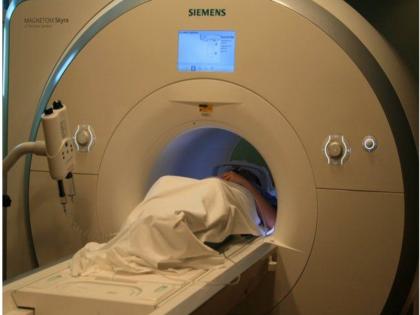 man killed by mri machine in mumbai | MRI मशीन में फंसकर युवक की दर्दनाक मौत, ऐसे हुआ रूह कंपाने वाला ये हादसा