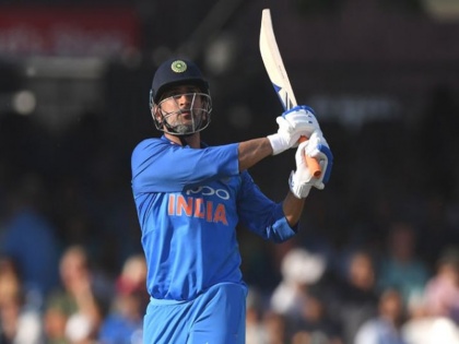 India vs Australia, 3rd ODI: Most sixes for India in ODIs: MS Dhoni | IND vs AUS, 3rd ODI: धोनी ने रचा इतिहास, बने सबसे ज्यादा छक्के लगाने वाले बल्लेबाज