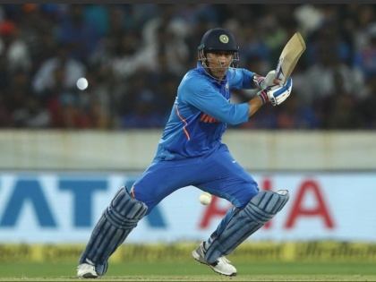 India vs Australia, 2nd ODI: MS Dhoni has scored 268 runs in 5 games and that is the most for any batsman in Nagpur. | IND vs AUS: नागुपर में धोनी की कोई नहीं कर सका बराबरी, 134 की औसत से ठोके इतने रन