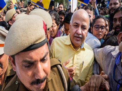Delhi liquor scam: "Black day for democracy!", AAP reacts to Sisodia's arrest | Delhi liquor scam: "लोकतंत्र के लिए काला दिन!", सिसोदिया की गिरफ्तारी के बाद AAP की प्रतिक्रिया