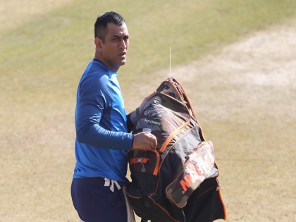 ms dhoni rohit sharma Khaleel Ahmed reached sydney ahead of odi series against australia | धोनी, रोहित शर्मा, चहल ऑस्ट्रेलिया के खिलाफ वनडे सीरीज के लिए सिडनी पहुंचे, देखें वीडियो