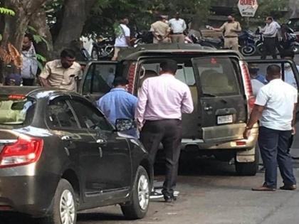 Antilia case Mukesh Ambani's residence body Mansukh Hiren car was found outside suicide Home Minister orders ATS probe | एंटीलिया मामला: मुकेश अंबानी के घर के बाहर खड़े वाहन मालिक मनसुख हिरेन की संदिग्ध मौत, गृहमंत्री ने दिए एटीएस जांच के आदेश