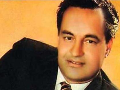 bollywood playback singer mukesh death anniversary | पुण्यतिथि: दर्द भरी सुरीली आवाज के सरताज थे मुकेश, आखिरी गीत में कहा था- जग में रह जाएंगे प्यारे तेरे बोल