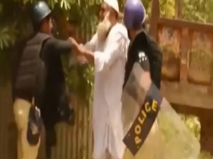Muslim man beaten by police in india, here is the Fact Check of viral video | 'जय श्री राम' का नारा नहीं लगाने पर बुजुर्ग मुस्लिम व्यक्ति को पुलिस वालों ने पीटा, जानें वायरल वीडियो का सच