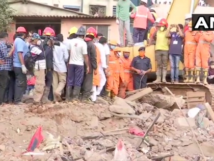 Death toll rises to 10 in the building collapse in Raigad, Maharashtra | पांच मंजिला आवासीय इमारतः मरने वालों की संख्या बढ़कर 12, बच्चे को बचा लिया, मां की हादसे में मौत