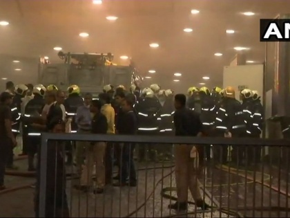 ire broke out in a hotel in Mazgaon area, Five fire tenders present at the spot | मुंबई के ट्राइडेंट होटल में लगी भीषण आग, मौके पर फायर ब्रिगेड की पांच गाड़ियां तैनात