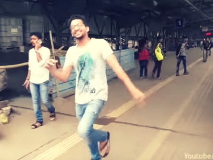 Court Ask to broom station to Mumbai youth doing kiki challange | मुंबई: चलती लोकल से उतर 'किकी चैलेंज' करना 3 युवकों को पड़ा मंहगा, कोर्ट ने कहा झाडू लगाओ