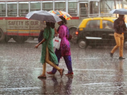 Heavy rain starts in Mumbai before cyclone Nisarga reaches | चक्रवात निसर्ग के पहुंचने से पहले मुंबई में तेज बारिश शुरू, आज महाराष्ट्र के समुद्री तट से टकराएगा तूफान