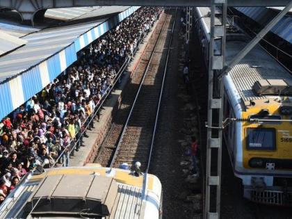 Festivals Indian Railway chaos and plight of passengers during festivals stampede broke out Mumbai's Bandra railway station passengers injured | Festivals Indian Railway: त्यौहारों पर रेलवे की अव्यवस्था और यात्रियों की दुर्दशा