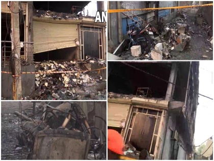 Mundka fire 27 killed rescue operation continues latest pictures surface | Mundka fire: आग में कई जिंदगियां और इमारतें हुईं खाक, 15 घंटे बाद भी बचाव अभियान जारी, ताजा तस्वीरों में दिखा भयानक मंजर