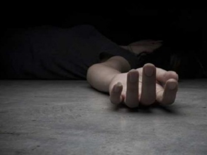 during coronavirus lockdown in UP teenager suffering from disease commits suicide | नोएडा में बीमारी से परेशान 16 साल की किशोरी ने फांसी लगाकर की आत्महत्या