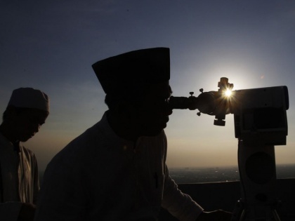 Pakistan Prepares Scientific Lunar Calendar in View of Ramzan to End | पाकिस्तान ने तैयार किया वैज्ञानिक चंद्र कैलेंडर, चांद देखने की पुरानी परंपरा होगी खत्म