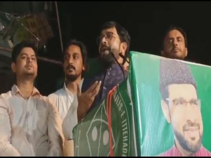 Muslims ruled India for 832 years Hindus used to do jihujuri front emperors AIMIM leader Shaukat Ali video | Video: मुस्लिमों ने भारत पर किया 832 सालों तक हुकूमत...हिन्दू हमारे बादशाहों के सामने हाथ जोड़कर करते थे जीहुजूरी- AIMIM नेता शौकत अली