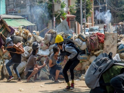 UN: More than one million people were displaced in Myanmar military violence, about 100 million people have become homeless all over the world due to violence | यूएन: म्यांमार सैन्य हिंसा में हुआ दस लाख से अधिक लोगों का विस्थापन, हिंसा के कारण पूरी दुनिया में लगभग 10 करोड़ लोग हो चुके हैं बेघर
