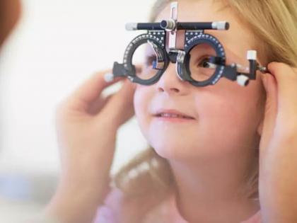 COVID-19 effect: Myopia on the rise during lockdown, what is Myopia, causes, sign and symptoms of Myopia in Hindi | COVID-19 effect: कोरोना लॉकडाउन में बढ़ने लगा आंखों की गंभीर बीमारी Myopia खतरा, जानिये इसके कारण और लक्षण COVID-19 effect: Myopia on the rise during lockdown, what is Myopia, causes, sign and symptoms of Myopia in Hindi | COVID-19 effect: कोरोना लॉकडाउन में बढ़ने लगा आंखों की गंभीर बीमारी Myopia खतरा, जानिये इसके कारण और लक्षण
