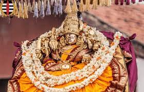 Mysuru devi Chamundeshwari You will get 2000 rupees every month Karnataka government also gave gift Chamundeshwari main goddess Mysuru What scheme | Mysuru devi Chamundeshwari: हर माह 2000 रुपये मिलेंगे, मैसूरु की प्रमुख देवी चामुंडेश्वरी को भी कर्नाटक सरकार ने दी तोहफा!, आखिर क्या है यह योजना