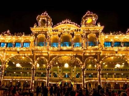 Mysore Dasara celebrations Lamps, turmeric, kumkum, fruits flowers offered Goddess Chamundeshwari How chief guest Banu Mushtaq perform ritual Supreme Court | देवी चामुंडेश्वरी के गर्भगृह के समक्ष दीप, हल्दी, कुमकुम और फल और फूल चढ़ाए जाते हैं?, मुख्य अतिथि बानू मुश्ताक कैसी करेंगी, सुप्रीम कोर्ट ने खारिज की याचिका