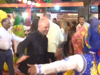 Chandigarh G20 delegates were seen dancing on the song Naatu Naatu video went viral | चंडीगढ़ः 'नाटू नाटू' गाने पर जी20 प्रतिनिधियों ने जमकर किया डांस, वायरल हुआ वीडियो