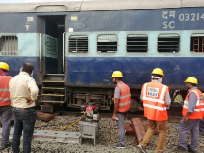 Maharashtra: Train derails in Butibori Nagpur | Maharashtra: नागपुर में बड़ा रेल हादसा टला, ट्रेन पटरी से उतरी, यात्री सलामत