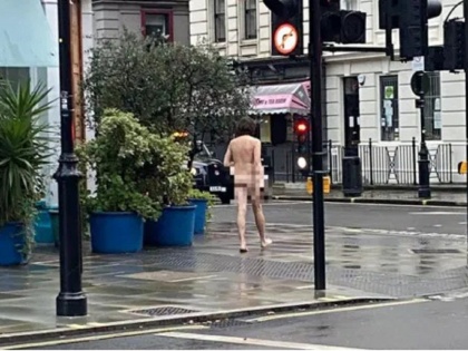 Man goes for a merry run amid lockdown in central London leaves his clothes at house | लॉकडाउन के दौरान लंदन की सड़क पर नंगा घूमने लगा शख्स, जानें एक आदमी के पूछने पर दिया क्या जवाब
