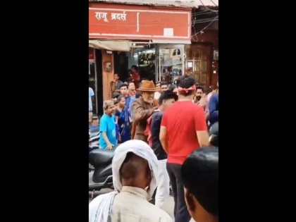 Nana Patekar slapped a fan, huge anger among the people of Banaras, know the whole matter | Video: नाना पाटेकर ने प्रशंसक को मारा थप्पड़, बनारस की जनता में भारी आक्रोश, जानिए पूरा मामला