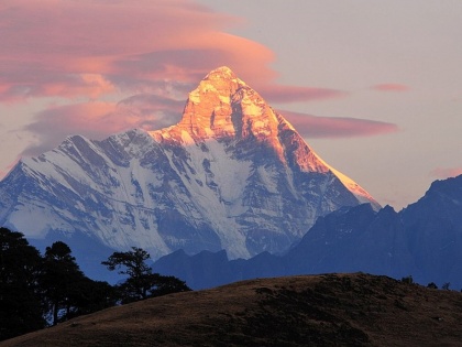 foreign mountaineers group including an indian climbing to Nanda Devi peak went Missing | नंदा देवी चोटी पर चढ़ाई कर रहे विदेशी पर्वतारोहियों का दल लापता, समूह में एक भारतीय भी शामिल
