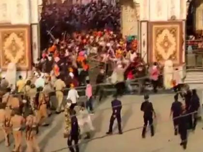 Nanded Gurdwara violence: 14 arrested for assaulting policemen | नांदेड़ गुरुद्वारा हिंसा: पुलिसकर्मियों पर हमला करने के आरोप में 14 गिरफ्तार Nanded Gurdwara violence: 14 arrested for assaulting policemen | नांदेड़ गुरुद्वारा हिंसा: पुलिसकर्मियों पर हमला करने के आरोप में 14 गिरफ्तार