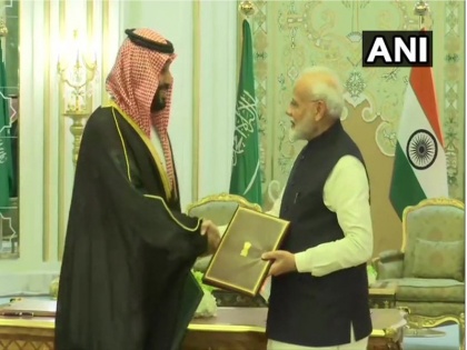 India, Saudi Arabia to Set up Strategic Partnership Council Headed by Modi and Crown Prince | भारत-सऊदी अरब के बीच कई समझौतों पर हस्ताक्षर, जानिए पीएम मोदी के रियाद दौरे की महत्वपूर्ण बातें
