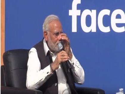 pm narendra modi gets emotional many times | जानें, कब-कब प्रधानमंत्री नरेंद्र मोदी हुए भावुक, छलक पड़े आंसू