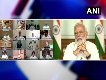 COVID-19 situation: PM Narendra Modi held a meeting with floor leaders of parties via video conferencing | कोरोना संकटः PM नरेंद्र मोदी ने वीडियो कॉन्फ्रेंसिंग के जरिए विपक्षी नेताओं से की बातचीत, ये पार्टियां हुईं शामिल