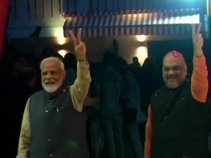 Lok sabha elections 2019 results: PM Narendra Modi receives big welcome in BJP Headquarters | जबरदस्त जीत के बाद बीजेपी मुख्यालय में पीएम मोदी का जोरदार स्वागत, अमित शाह ने चंद्रबाबू नायडू पर ली चुटकी