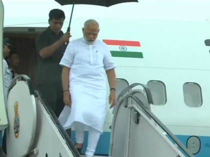 Kerala Flood latest updates: PM Modi visits Kerala to survey the flood hit areas, UAE stands for help | केरल में जल तबाहीः पीएम मोदी खुद पहुंचे हालात का जायजा लेने, UAE ने बढ़ाया मदद का हाथ