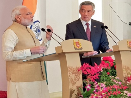 India Singapore sign naval cooperation agreement narendra modi rupay bhim upi apps | PM मोदी ने सिंगापुर से और मजबूत किए रिश्ते, दोनों के बीच हुए कई अहम समझौतों
