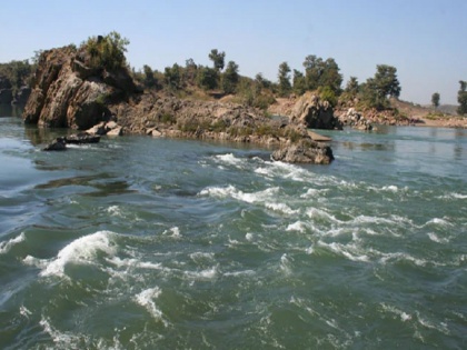 Narmada River which flows from East to west know why it is called more sacred than Ganga | गंगा से भी पवित्र एक नदी जो उल्टा बहती है! क्या है कारण और क्यों है ये सबसे अलग, पढ़ें ये दिलचस्प कहानी