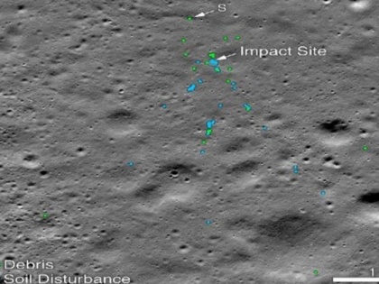 NASA finds Vikram Lander, releases images of impact site on Moon surface | Chandrayaan 2: विक्रम लैंडर के मलबे कई किलोमीटर तक बिखरे मिले, नासा ने जारी की तस्वीर
