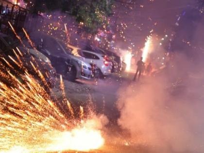 IND vs NZ Champions Trophy 2025 Final nashik Celebration over victory Fireworks burn road flat caught fire | IND vs NZ Champions Trophy 2025 Final: जीत को लेकर जश्न?, सड़क पर पटाखे जलाए, फ्लैट में आग लगी