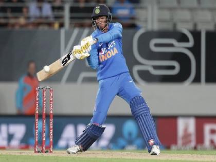 India vs New Zealand, 2nd ODI: Navdeep Saini hits 45 runs, his highest score in any class of cricket | IND vs NZ: नवदीप सैनी ने तूफानी बैटिंग से चौंकाया, 5 चौके, 2 छक्के जड़ते हुए बना दिया अपना उच्चतम स्कोर